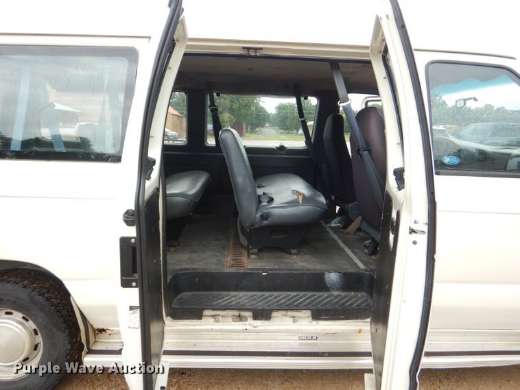 image for item DG4843 1996 Ford Club Wagon van