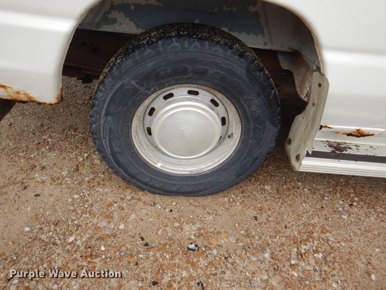 image for item DG4843 1996 Ford Club Wagon van