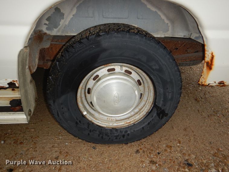 image for item DG4843 1996 Ford Club Wagon van