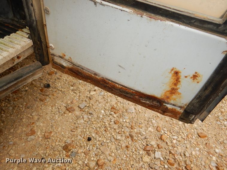 image for item DG4844 1997 International 3800 Thomas school bus