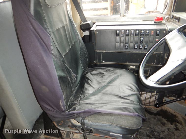 image for item DG4844 1997 International 3800 Thomas school bus