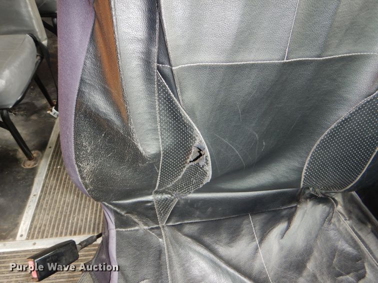 image for item DG4844 1997 International 3800 Thomas school bus