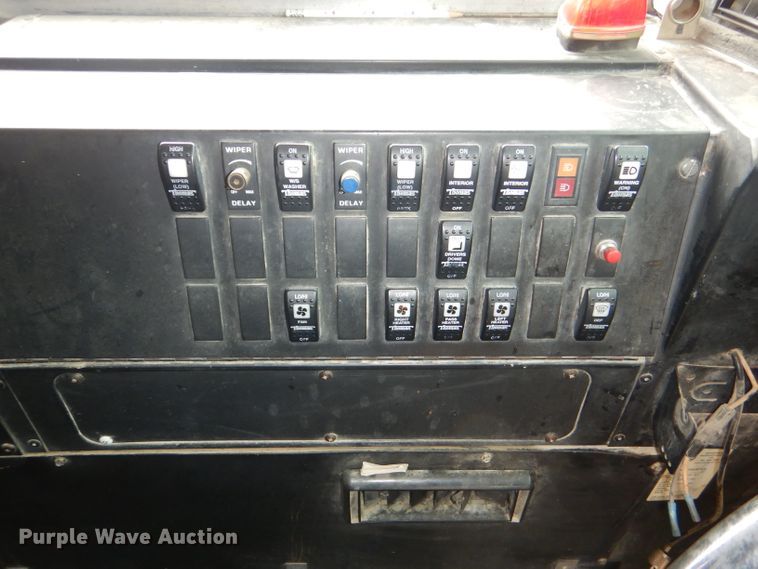 image for item DG4844 1997 International 3800 Thomas school bus