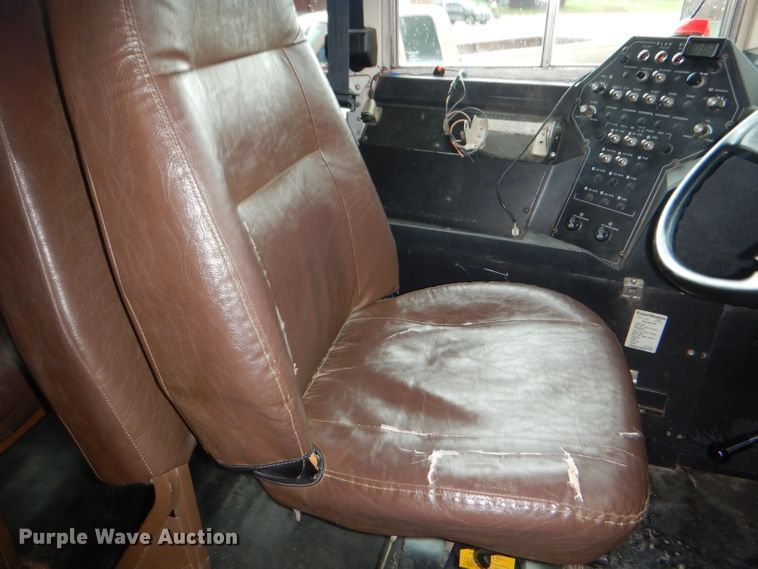 image for item DG4845 1996 International 3800 Blue Bird school bus