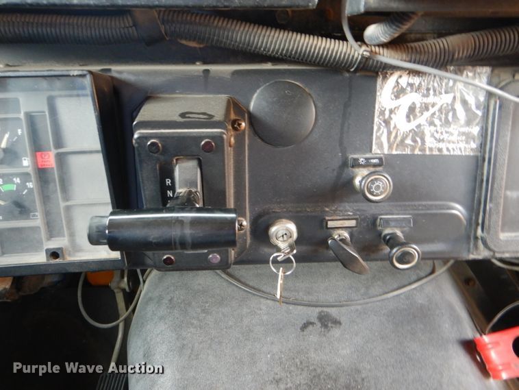 image for item DG4845 1996 International 3800 Blue Bird school bus