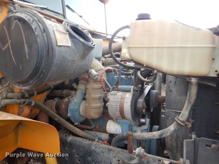 image for item DG4845 1996 International 3800 Blue Bird school bus