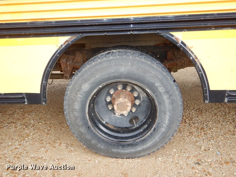 image for item DG4845 1996 International 3800 Blue Bird school bus