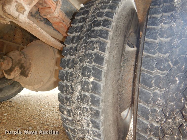 image for item DG4845 1996 International 3800 Blue Bird school bus