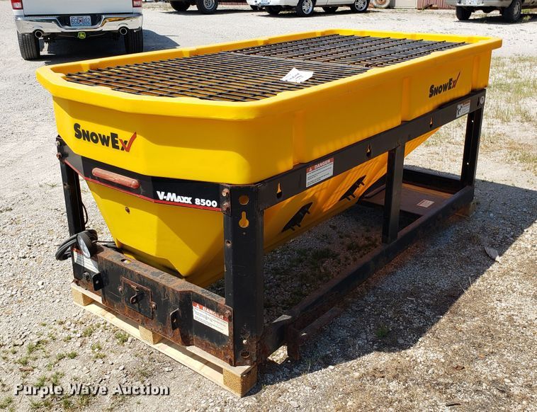 image for item DH4542 Snow Ex V-Maxx 8500 spreader