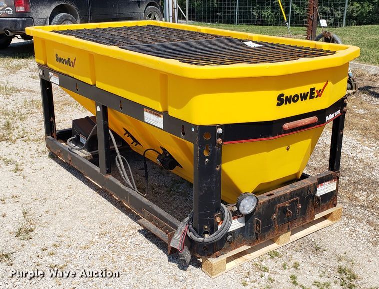 image for item DH4542 Snow Ex V-Maxx 8500 spreader