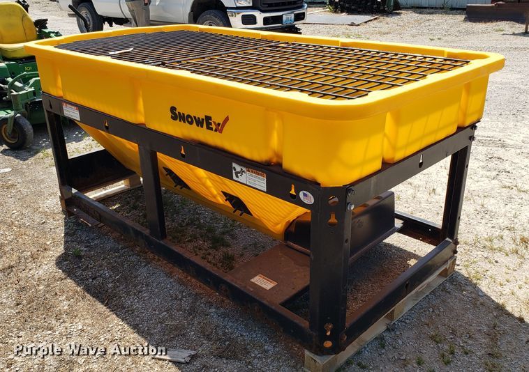 image for item DH4542 Snow Ex V-Maxx 8500 spreader