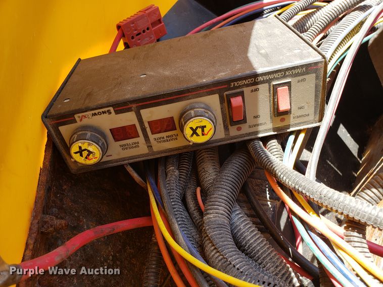 image for item DH4542 Snow Ex V-Maxx 8500 spreader