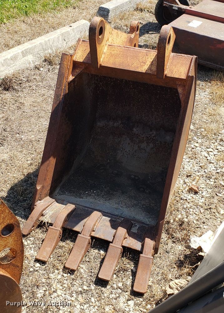 image for item DH4547 (2) backhoe buckets