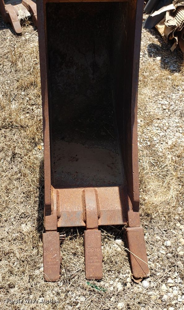 image for item DH4547 (2) backhoe buckets