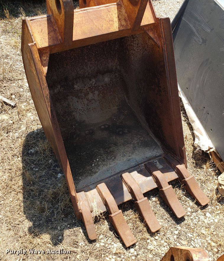 image for item DH4547 (2) backhoe buckets