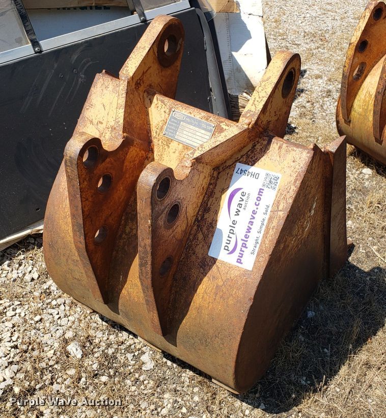 image for item DH4547 (2) backhoe buckets