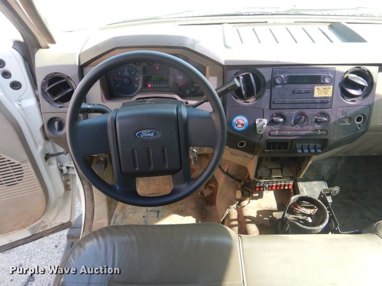 image for item DI2254 2008 Ford F350 Super Duty utility bed pickup truck