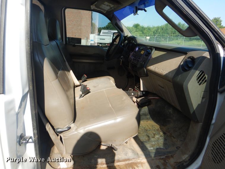 image for item DI2254 2008 Ford F350 Super Duty utility bed pickup truck