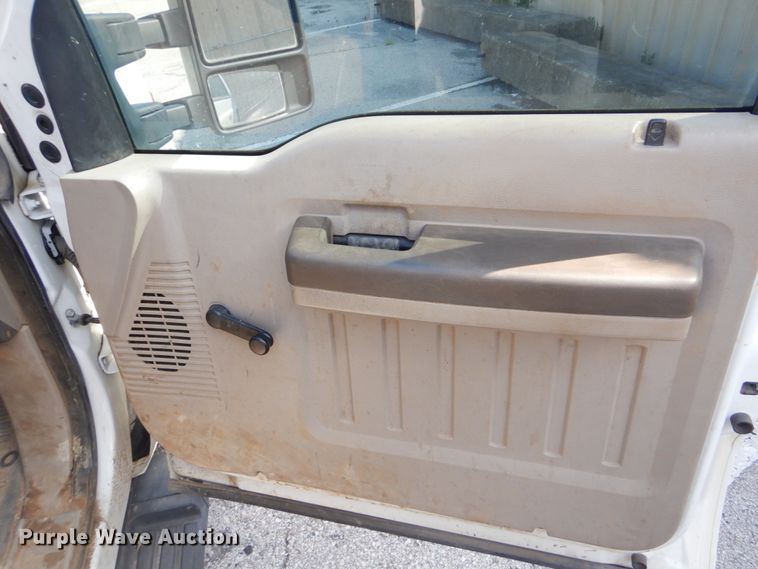 image for item DI2254 2008 Ford F350 Super Duty utility bed pickup truck