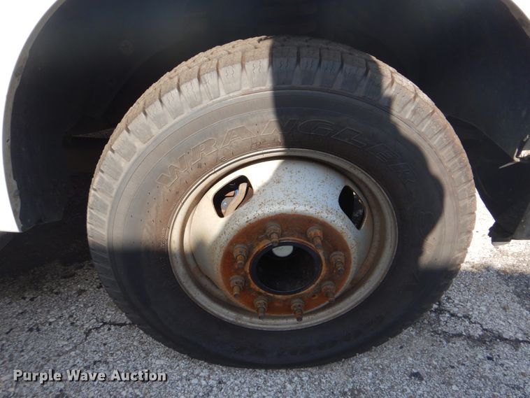 image for item DI2254 2008 Ford F350 Super Duty utility bed pickup truck