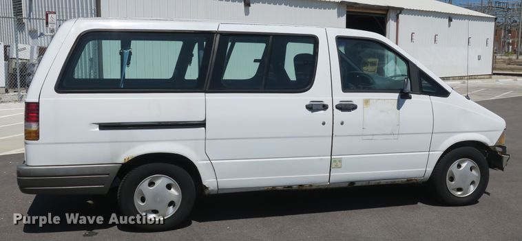 image for item EA9330 1995 Ford Aerostar XLT van