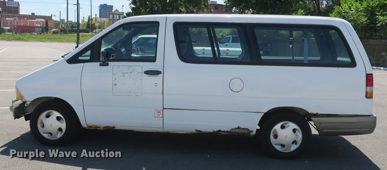 image for item EA9330 1995 Ford Aerostar XLT van