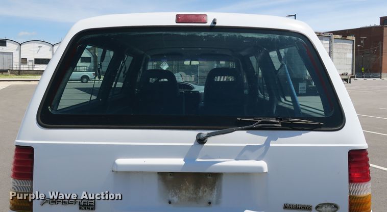 image for item EA9330 1995 Ford Aerostar XLT van