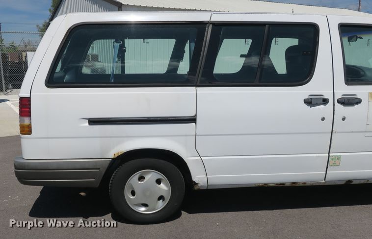 image for item EA9330 1995 Ford Aerostar XLT van