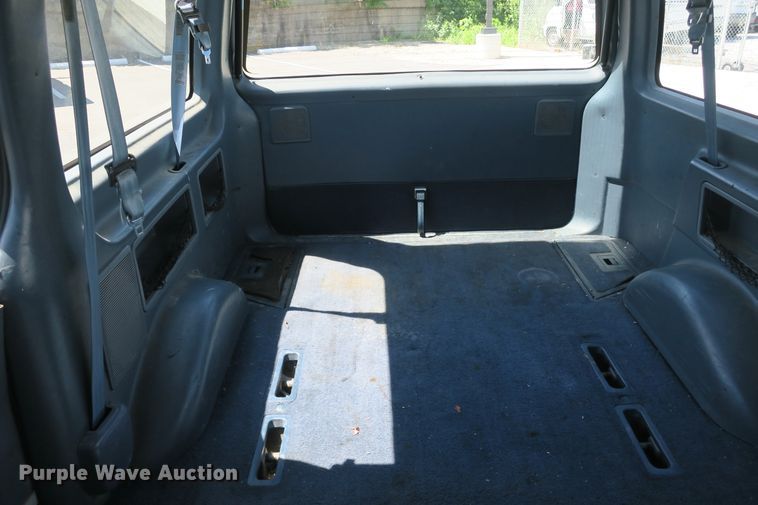 image for item EA9330 1995 Ford Aerostar XLT van