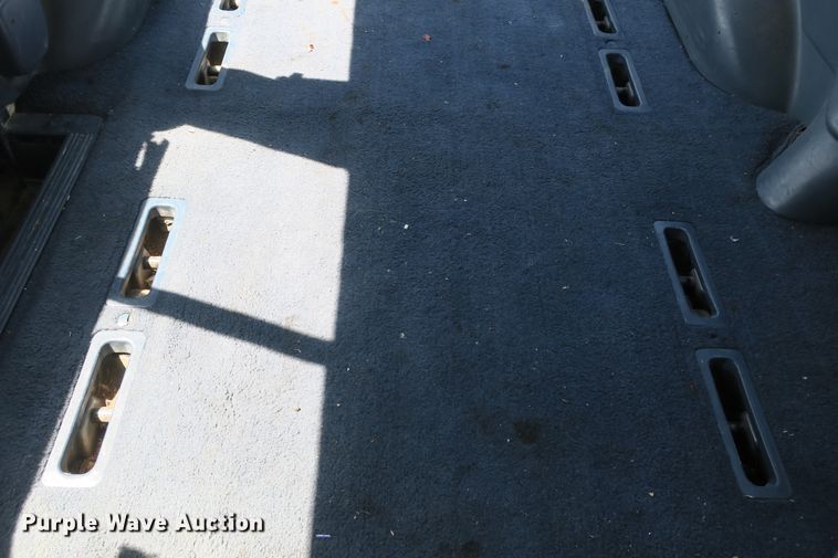 image for item EA9330 1995 Ford Aerostar XLT van