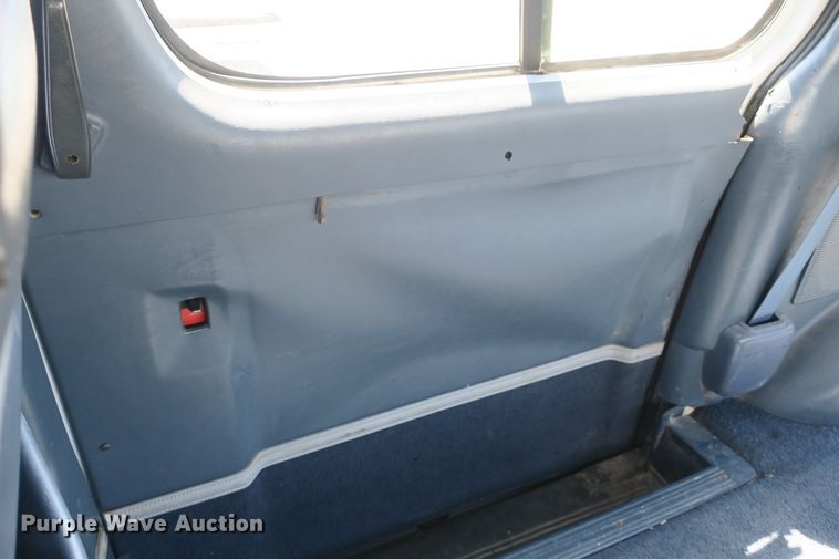 image for item EA9330 1995 Ford Aerostar XLT van