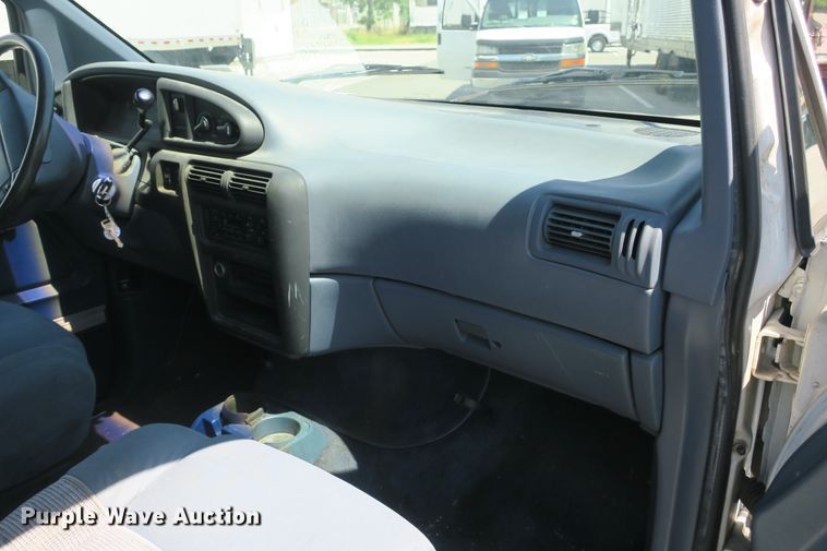 image for item EA9330 1995 Ford Aerostar XLT van