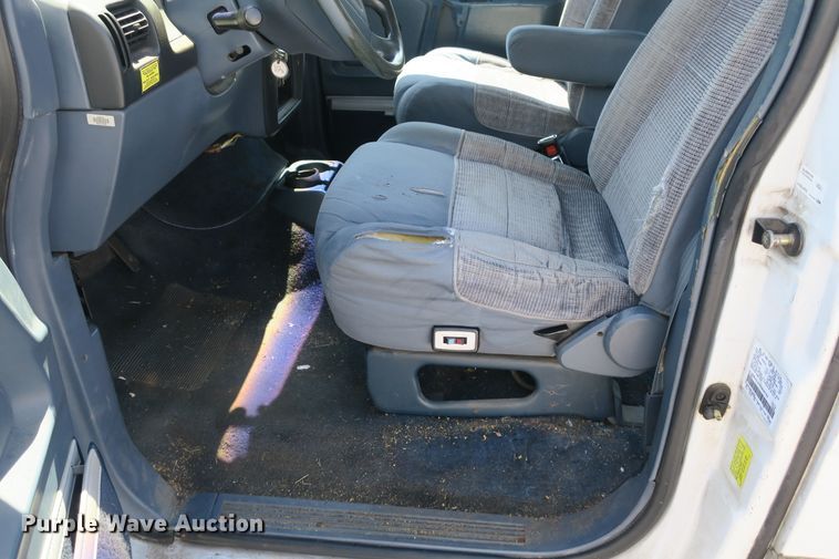 image for item EA9330 1995 Ford Aerostar XLT van