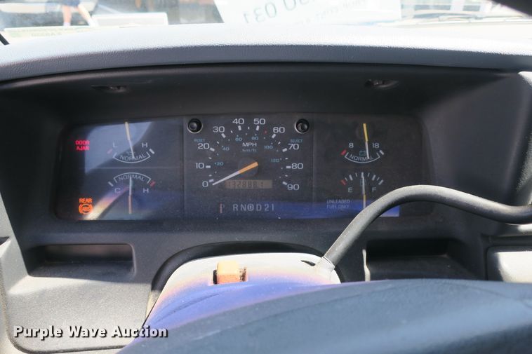 image for item EA9330 1995 Ford Aerostar XLT van