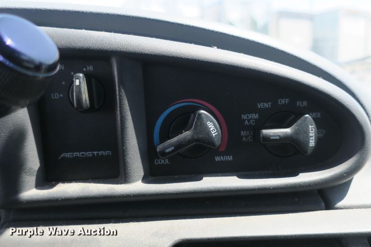 image for item EA9330 1995 Ford Aerostar XLT van