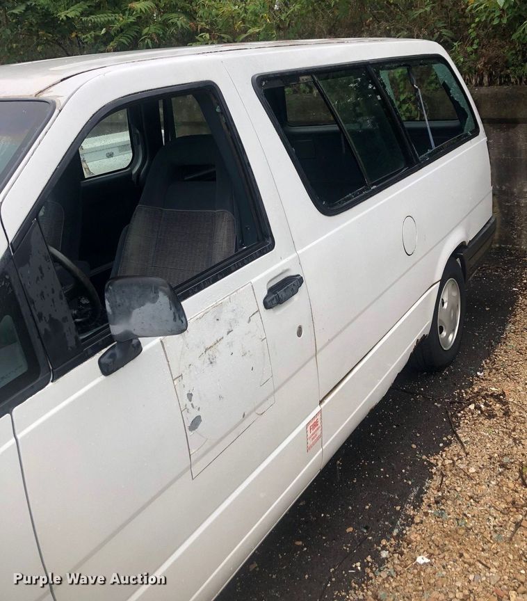 image for item EA9330 1995 Ford Aerostar XLT van