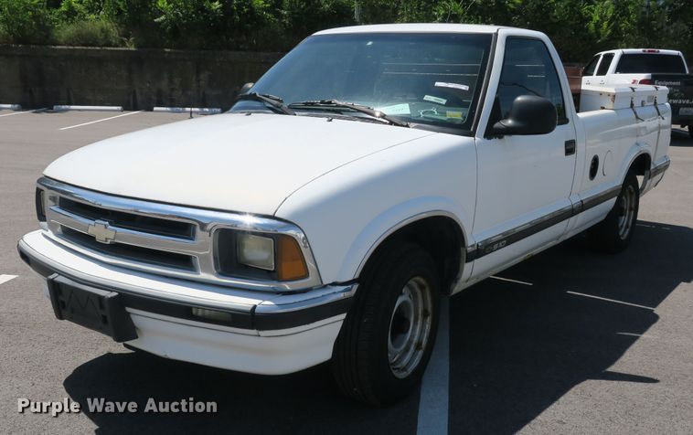 image for item EA9331 1994 Chevrolet S10 pickup truck