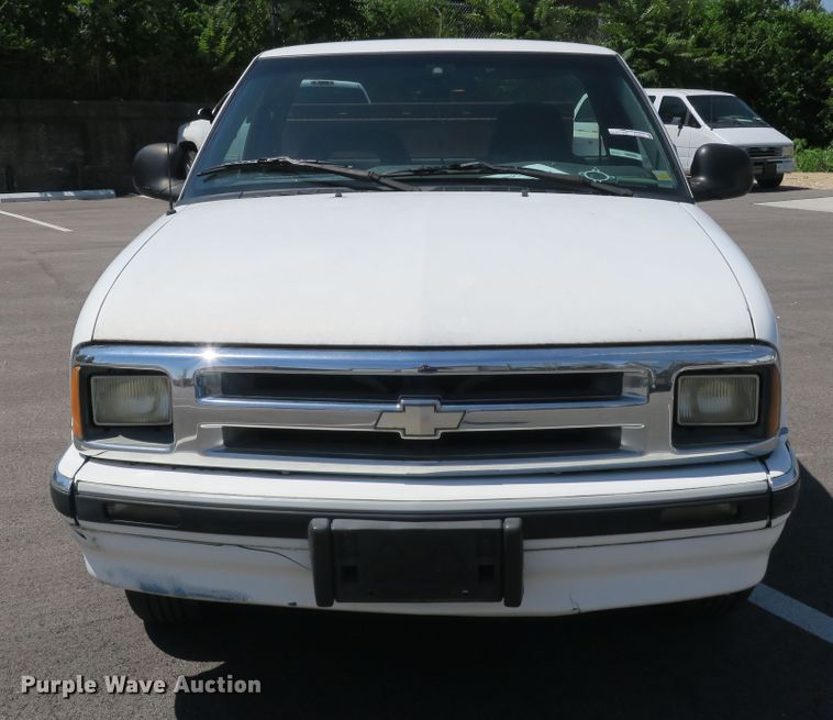 image for item EA9331 1994 Chevrolet S10 pickup truck