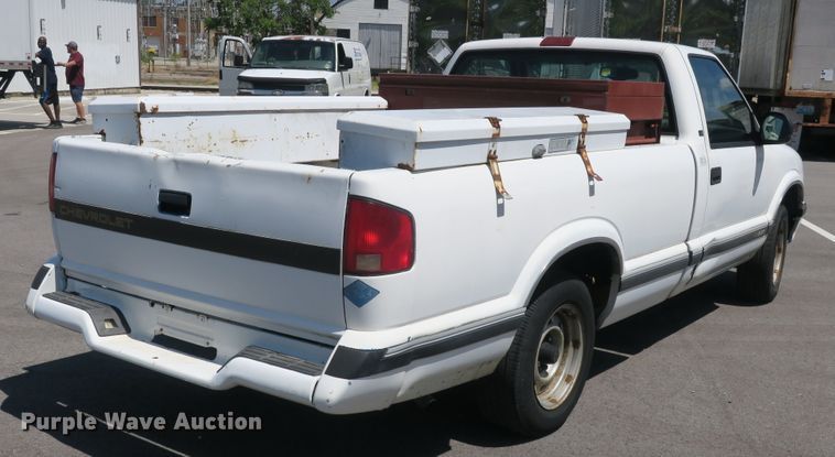 image for item EA9331 1994 Chevrolet S10 pickup truck