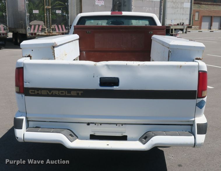 image for item EA9331 1994 Chevrolet S10 pickup truck