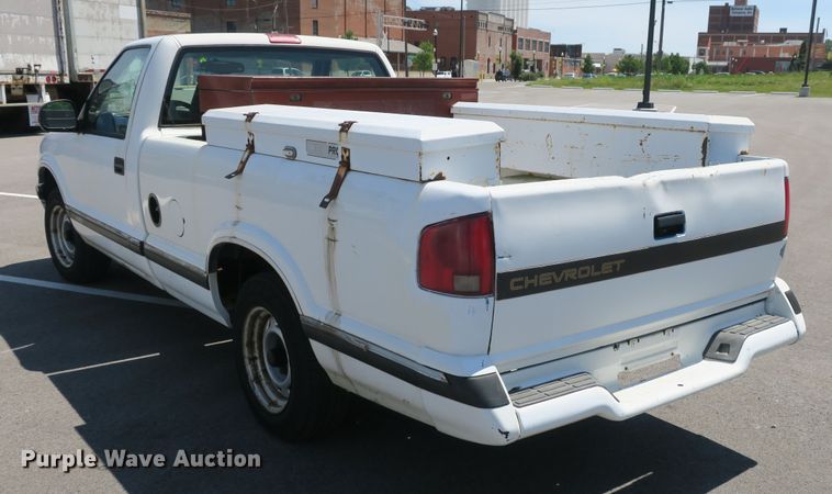 image for item EA9331 1994 Chevrolet S10 pickup truck