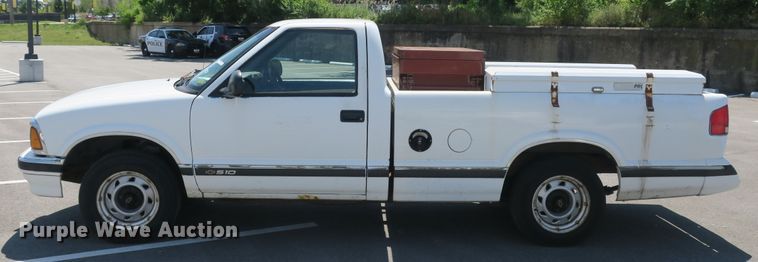 image for item EA9331 1994 Chevrolet S10 pickup truck