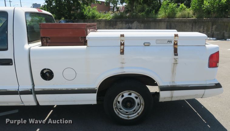 image for item EA9331 1994 Chevrolet S10 pickup truck