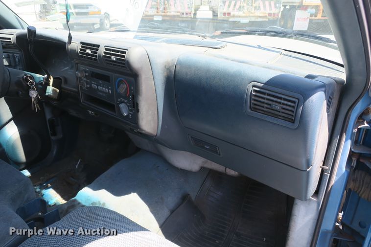 image for item EA9331 1994 Chevrolet S10 pickup truck