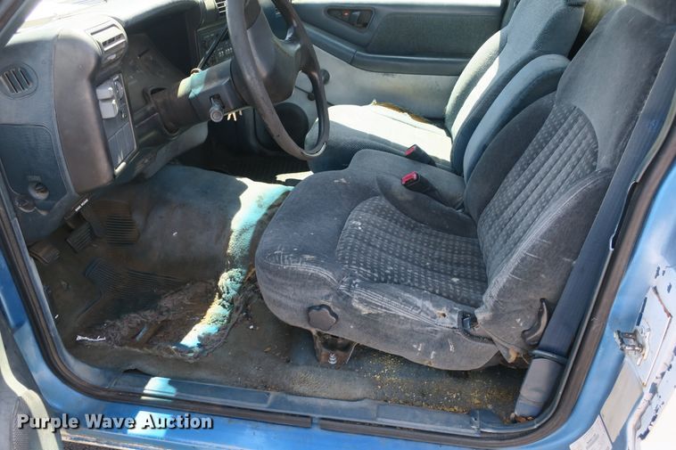 image for item EA9331 1994 Chevrolet S10 pickup truck