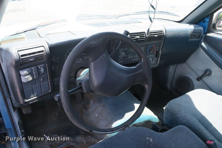 image for item EA9331 1994 Chevrolet S10 pickup truck