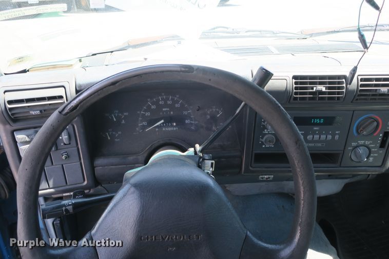 image for item EA9331 1994 Chevrolet S10 pickup truck