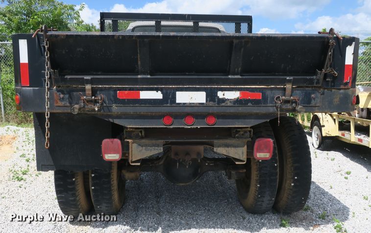 image for item EA9357 1988 Ford F600 dump truck