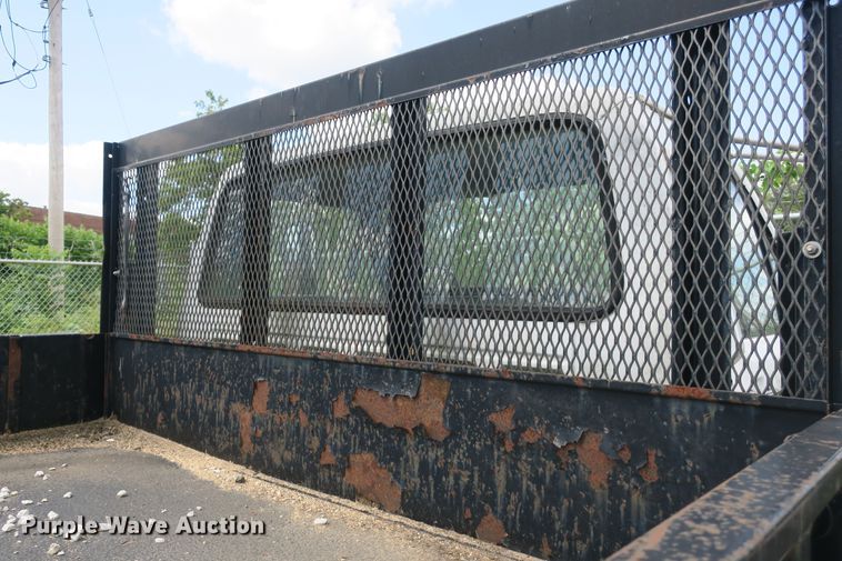 image for item EA9357 1988 Ford F600 dump truck