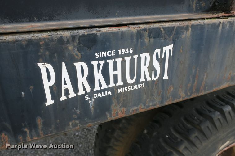 image for item EA9357 1988 Ford F600 dump truck